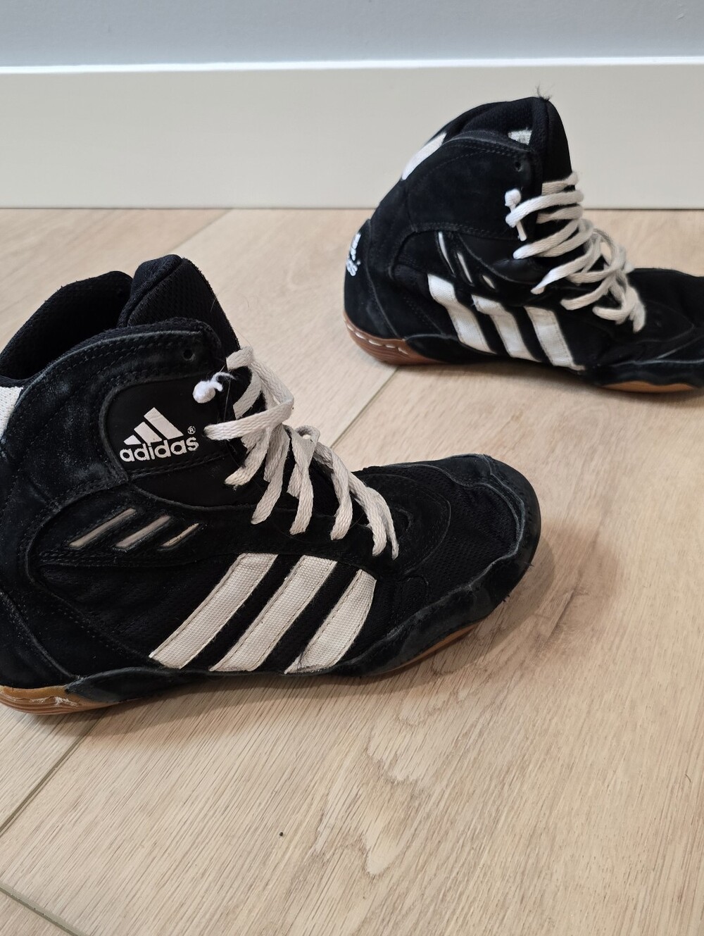 Adidias WRESTLING Shoes Size 5 Footwear Black White